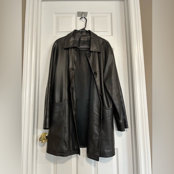 Black Long Women’s Leather Trenchcoat Jacket - Picture 1 of 12